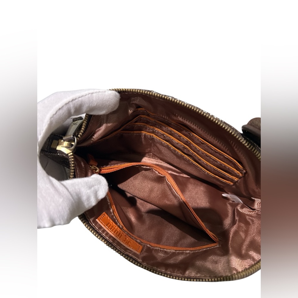 HOBO Brown Leather Clutch Timeless Design - Picture 4 of 6